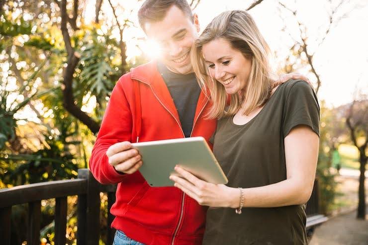Why Reading Healthy Relationship Articles Can Improve Your Love Life